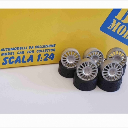 1:24 CERCHI OZ - SKODA FABIA R5 EVO